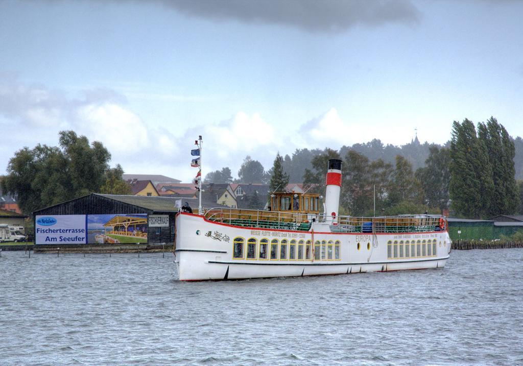 Uferpromenade Appartement Waren  Buitenkant foto